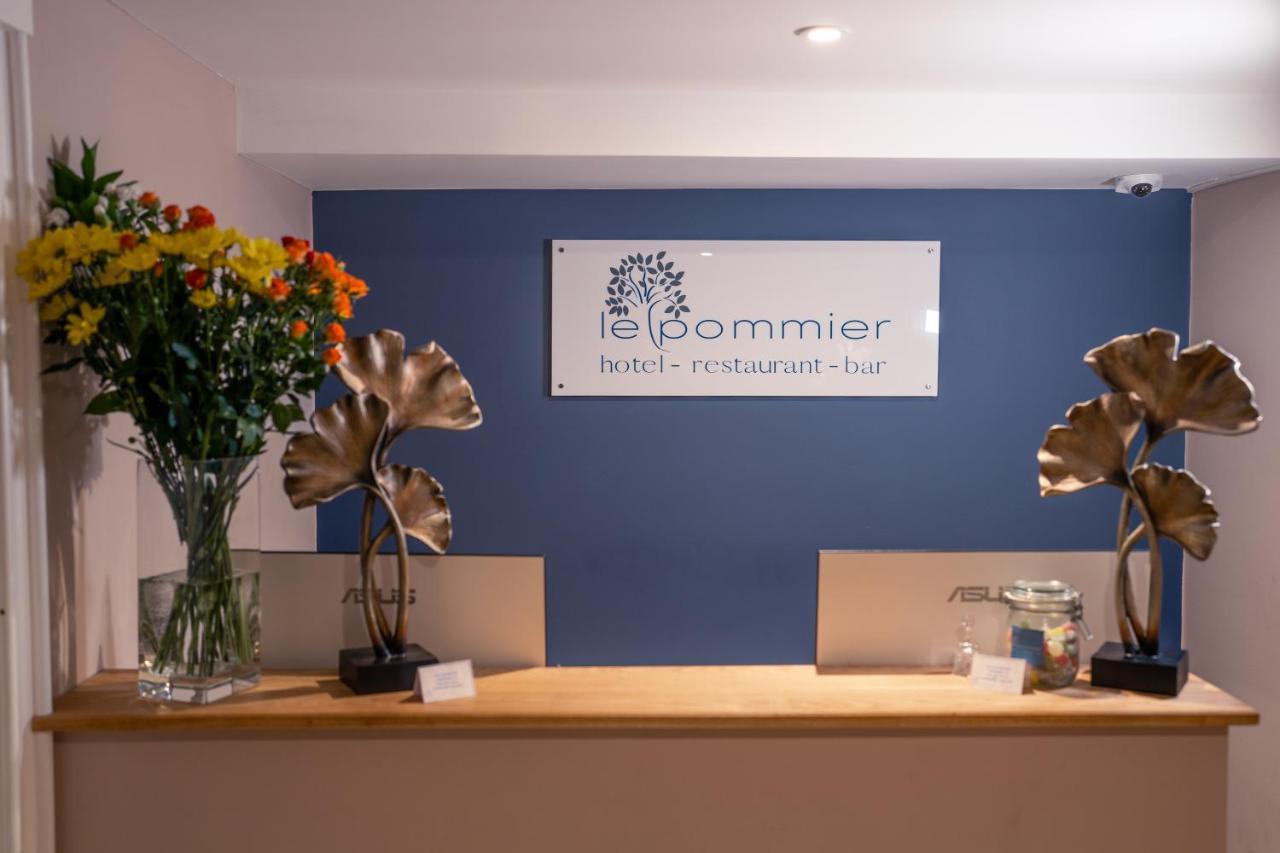 Le Pommier Hotel Castel Buitenkant foto