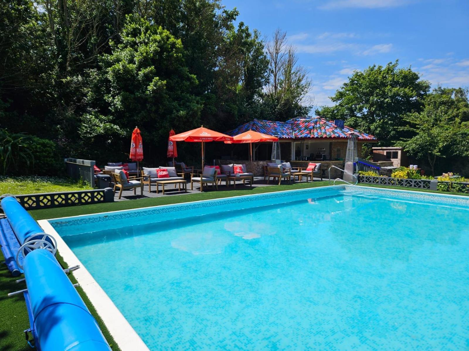Le Pommier Hotel Castel Buitenkant foto
